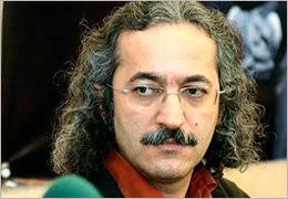 محمد یعقوبی، نمایشنامه نویس ایرانی، برای نمایشنامه «خرمالو» که نخستین اثرش به زبان انگلیسی است برنده جایزه موسوم به «پرامیسینگ پِن» از «تئاتر کاهوتس»شد.