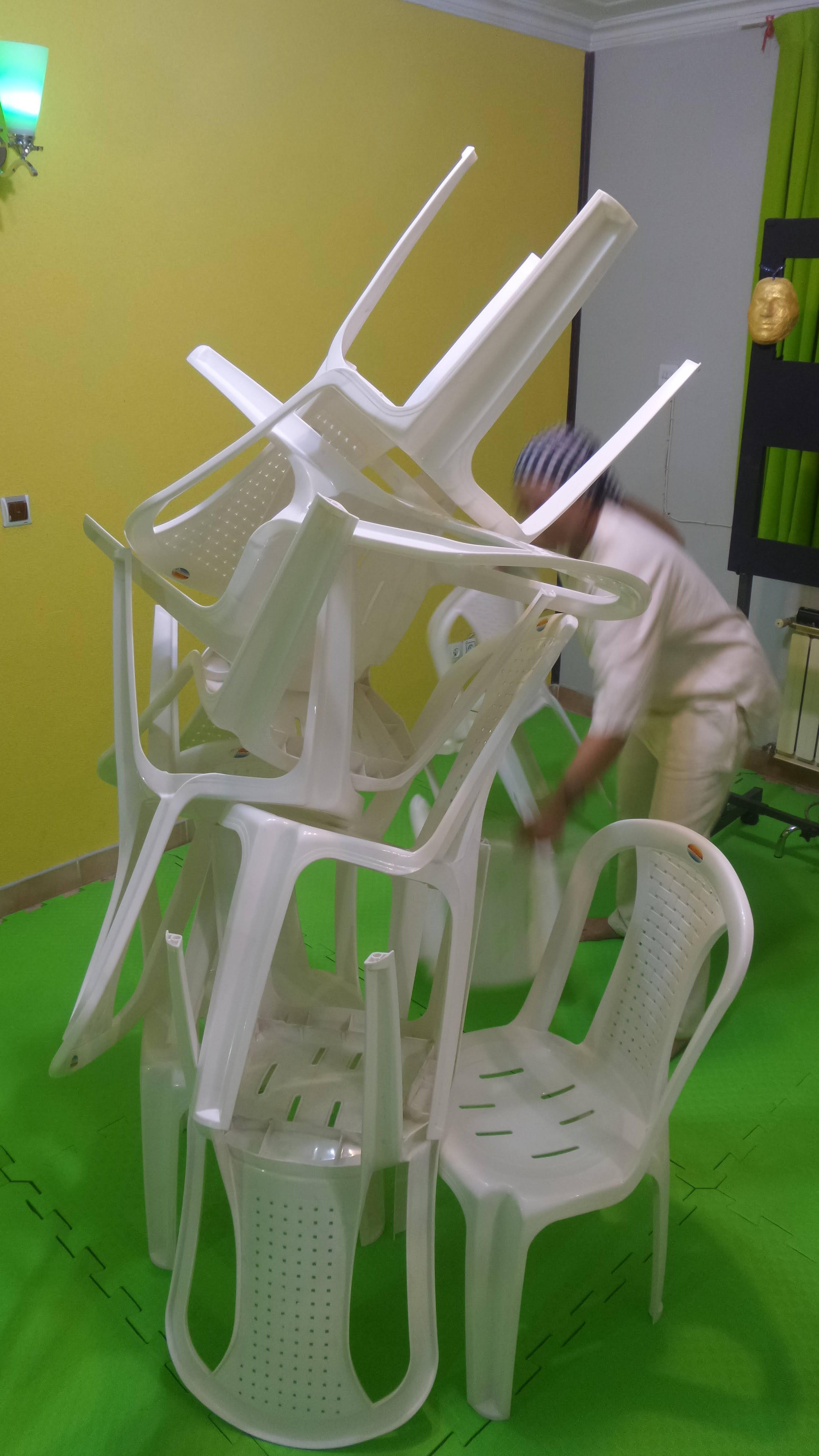 ?How does dramatherapy work  