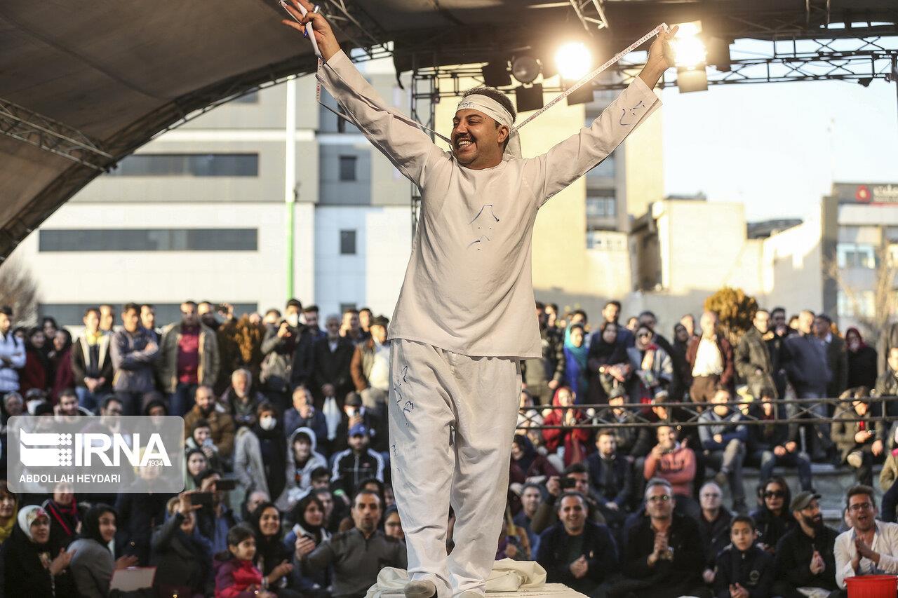 با آرام شدن اپیدمی کرونا در ایران بازار هنر و هنرمندان دوباره تب و تاب گرفت با آرام شدن اپیدمی کرونا در ایران بازار هنر و هنرمندان دوباره تب و تاب گرفت